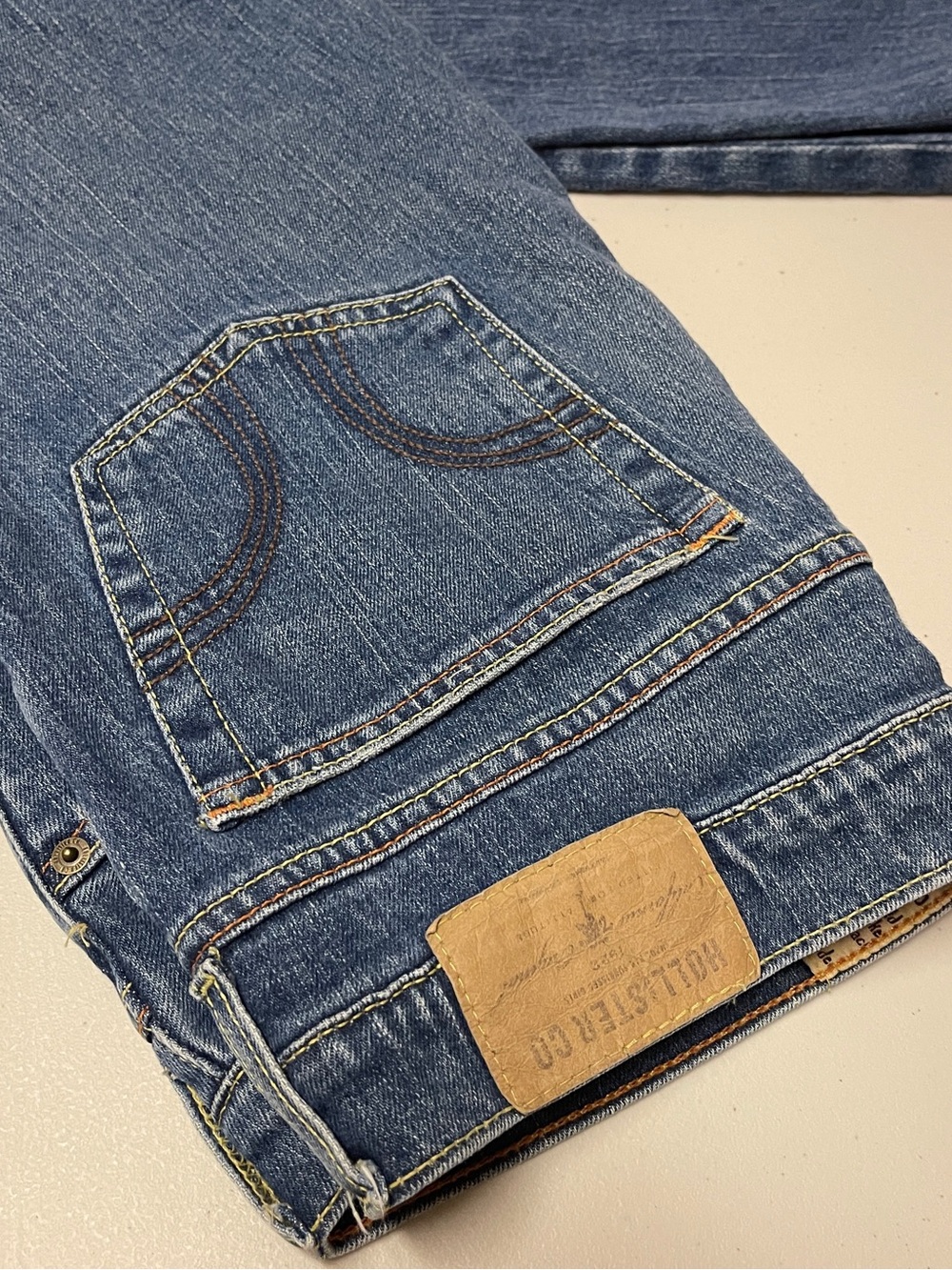 Hollister HCO Y2K Low Rise Flare Denim Jeans Indie Sleeze Medium Wash Women’s 11